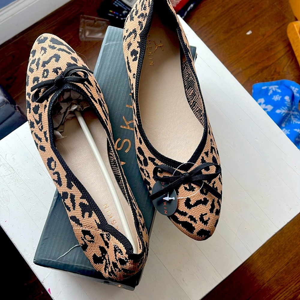Danskin  Glow, women’s ballet flats, size 11, cheetah print, memory foam